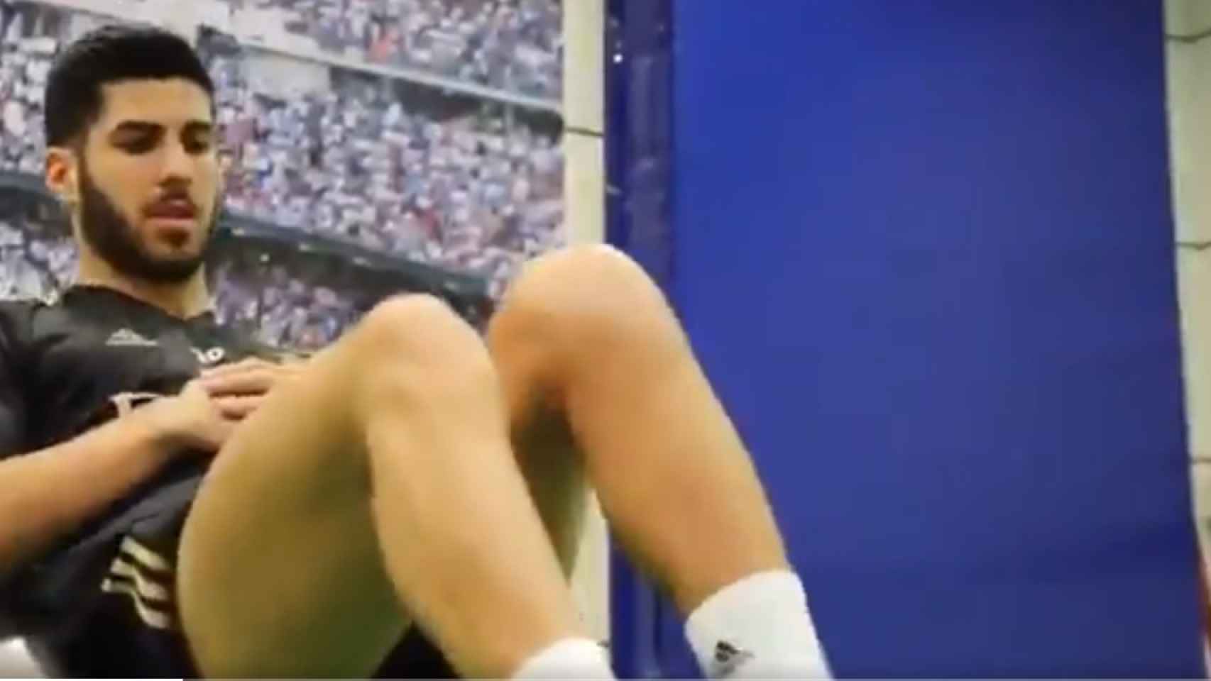 Marco Asensio, durante el vídeo de la mejora de su recuperación