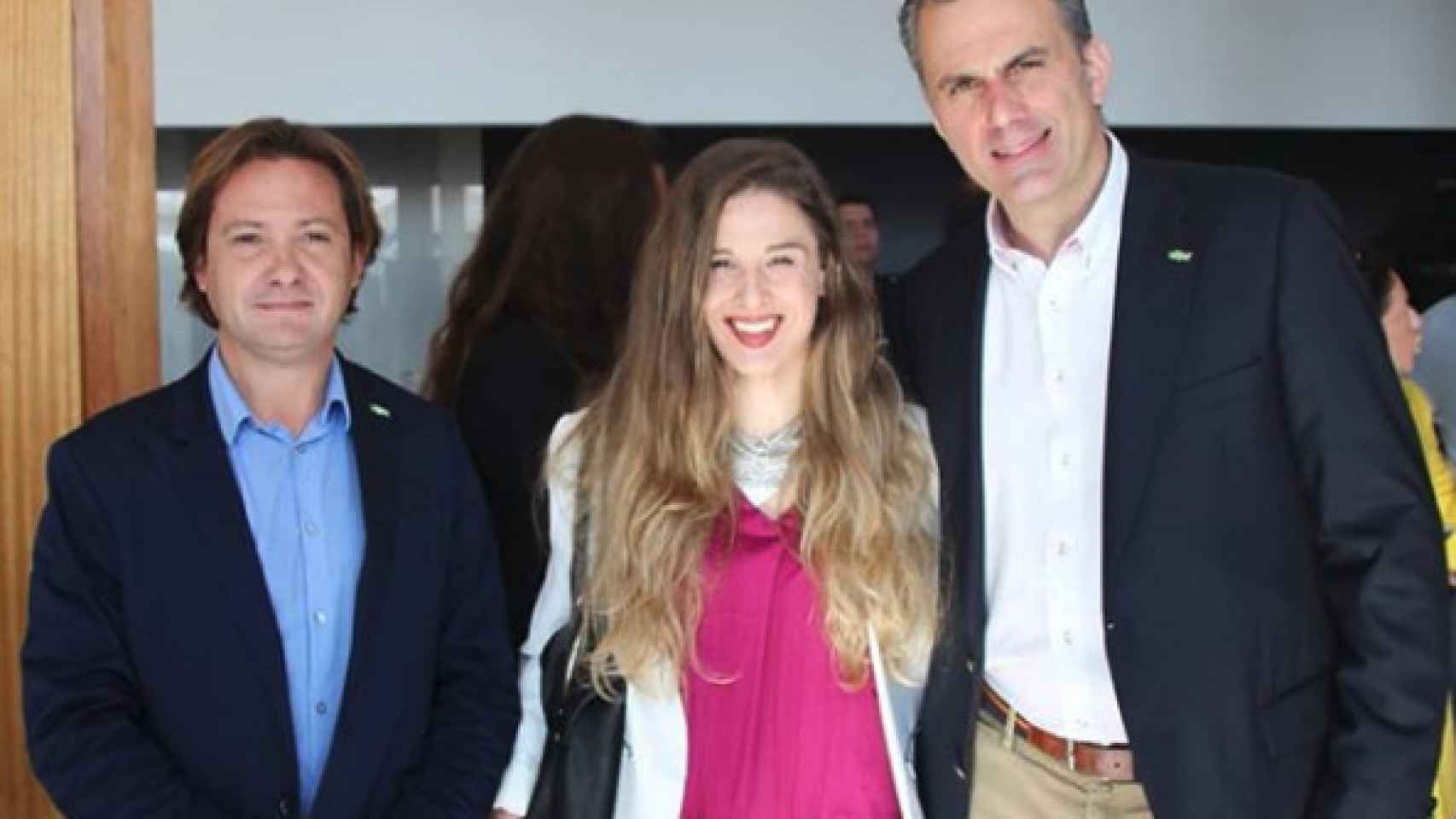 El líder de Actúa-Vox en Baleares, Jorge Campos junto a Malena Contestí y Javier Ortega Smith, secretario general de Vox.
