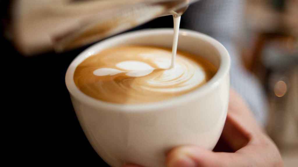 El café descafeinado tiene el mismo aspecto que el que lleva cafeína.