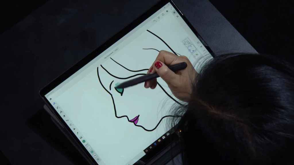 Surface Pro X usando Adobe Fresco.