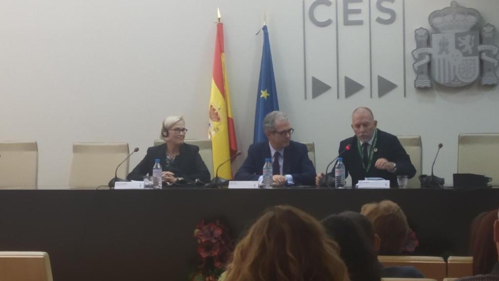 Cristy Hoffman (UNI Global Union), Pablo Isla (Inditex) y Joaquín Nieto (OIT)