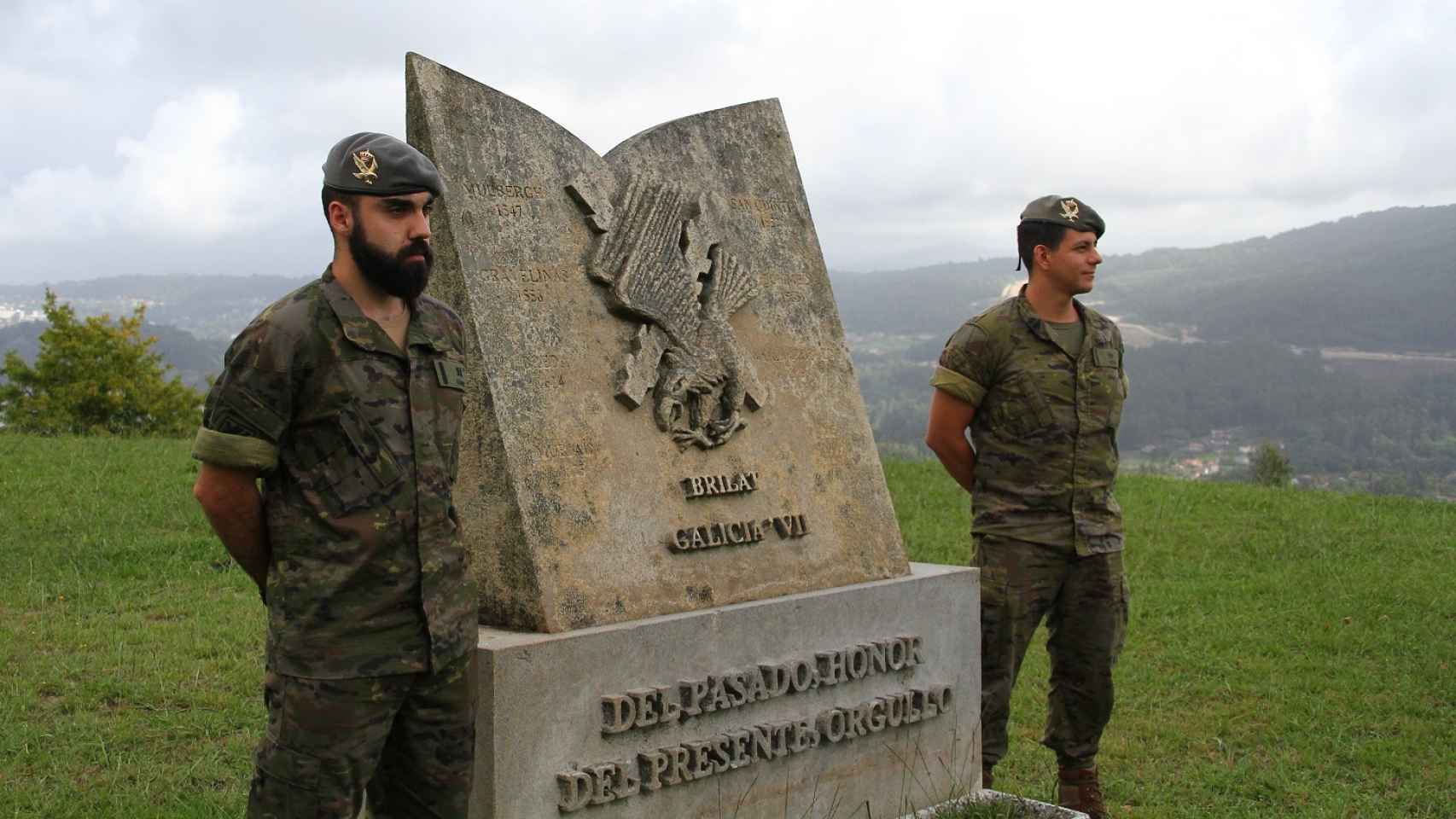 Los soldados Daniel Gómez y Richard Ríos.