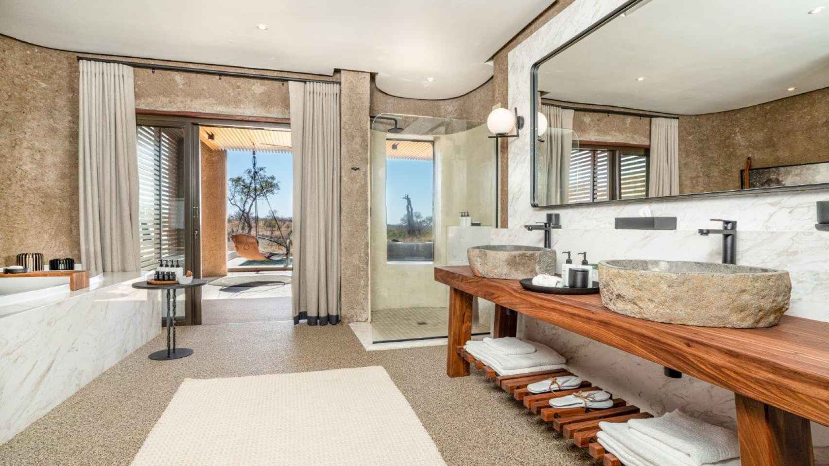 Earth Lodge Lux Suite Bathroom.