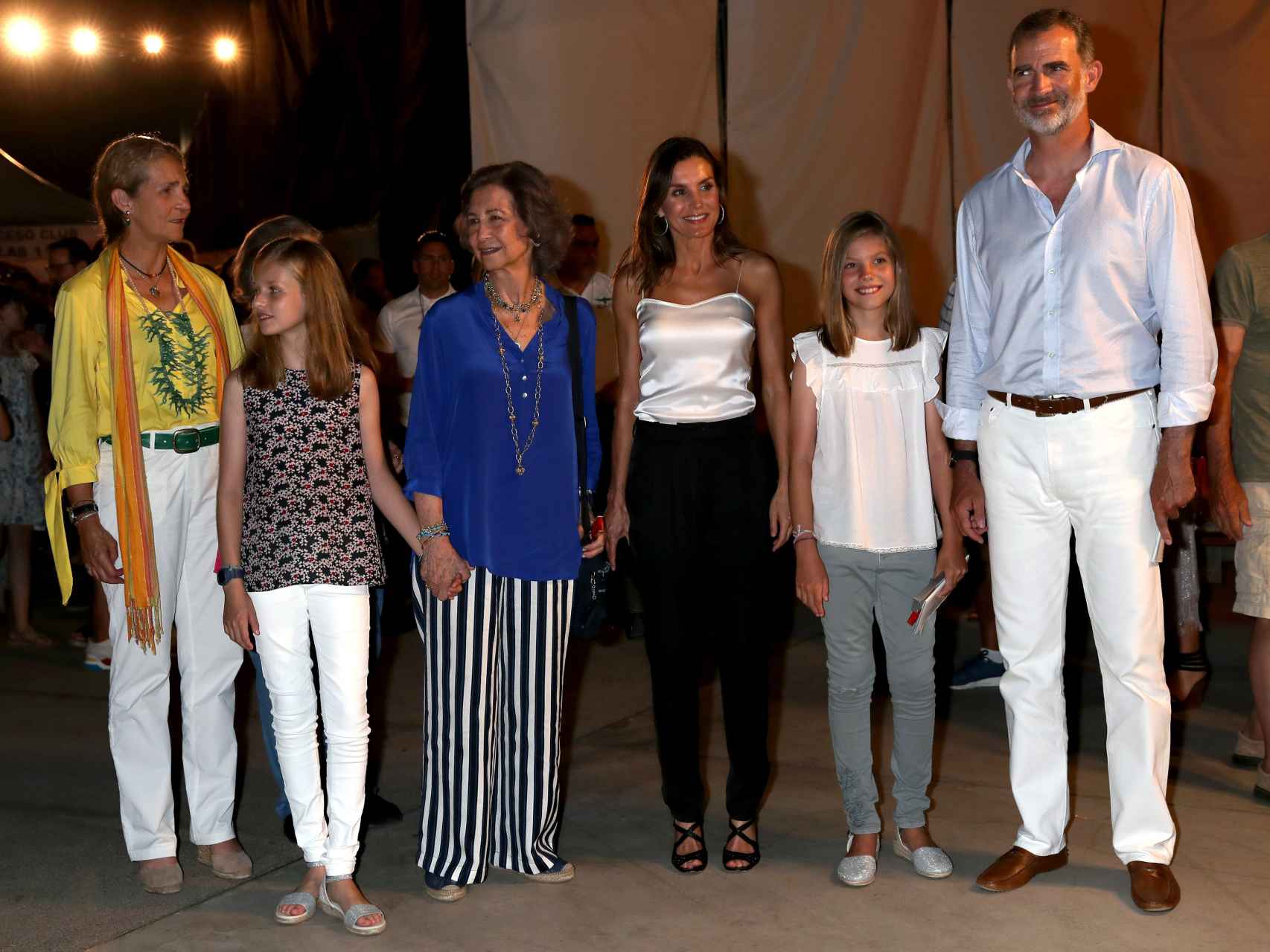 Los Reyes, sus hijas, la reina Sofía y la infanta Elena asistieron en agosto de 2018 a un concierto de Ara Malikian.