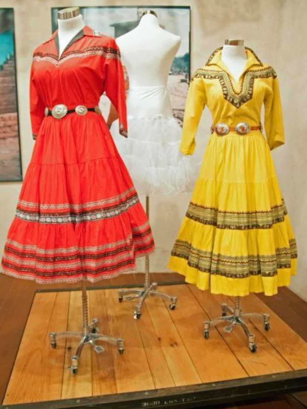 Vestidos de la diseñadora Dolores Gonzáles.