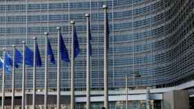Banderas europeas en el exterior del Edificio Berlaymont, de Bruselas, la sede de la Comisión Europea.