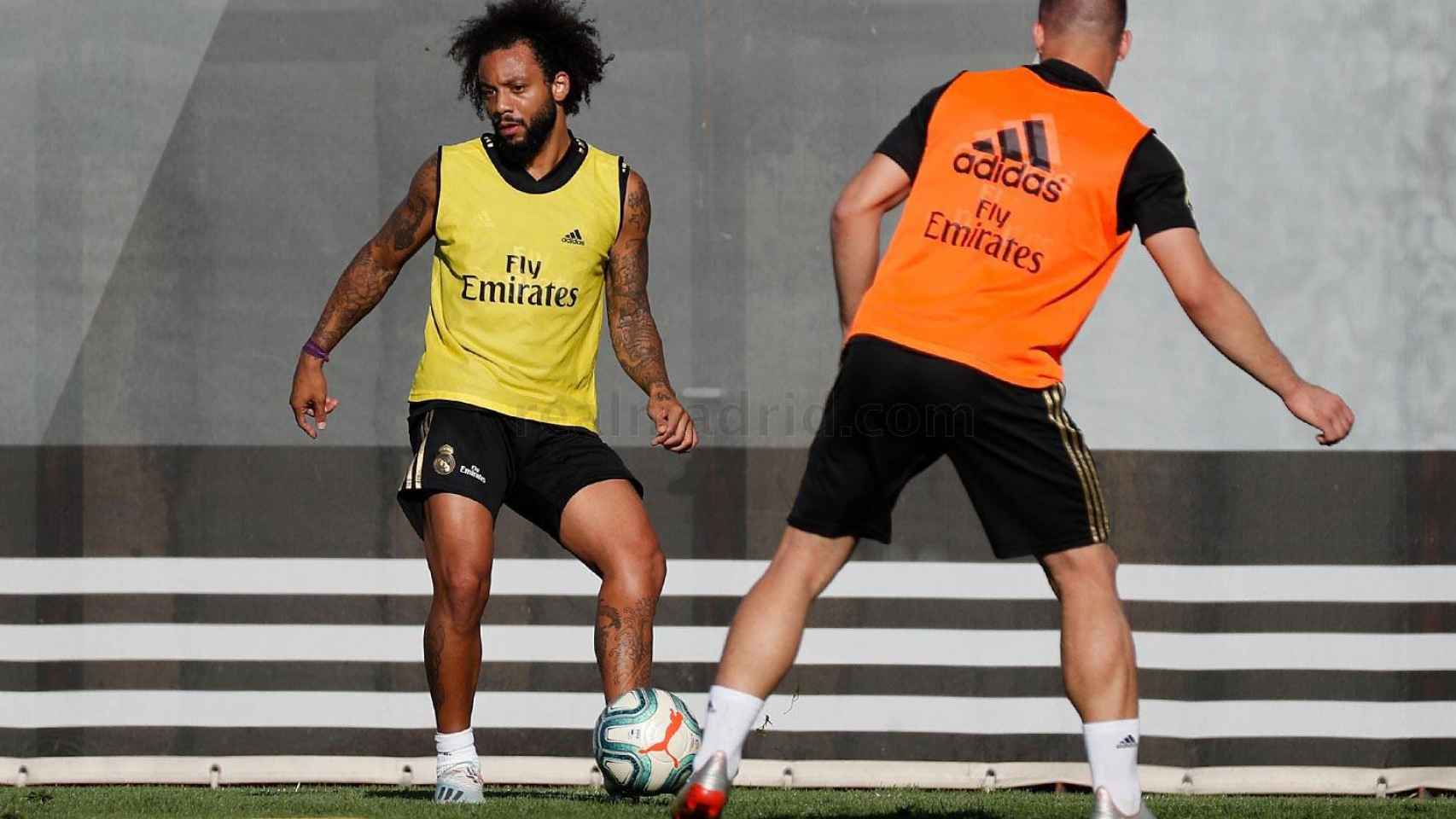 Marcelo entrenándose con el Real Madrid.