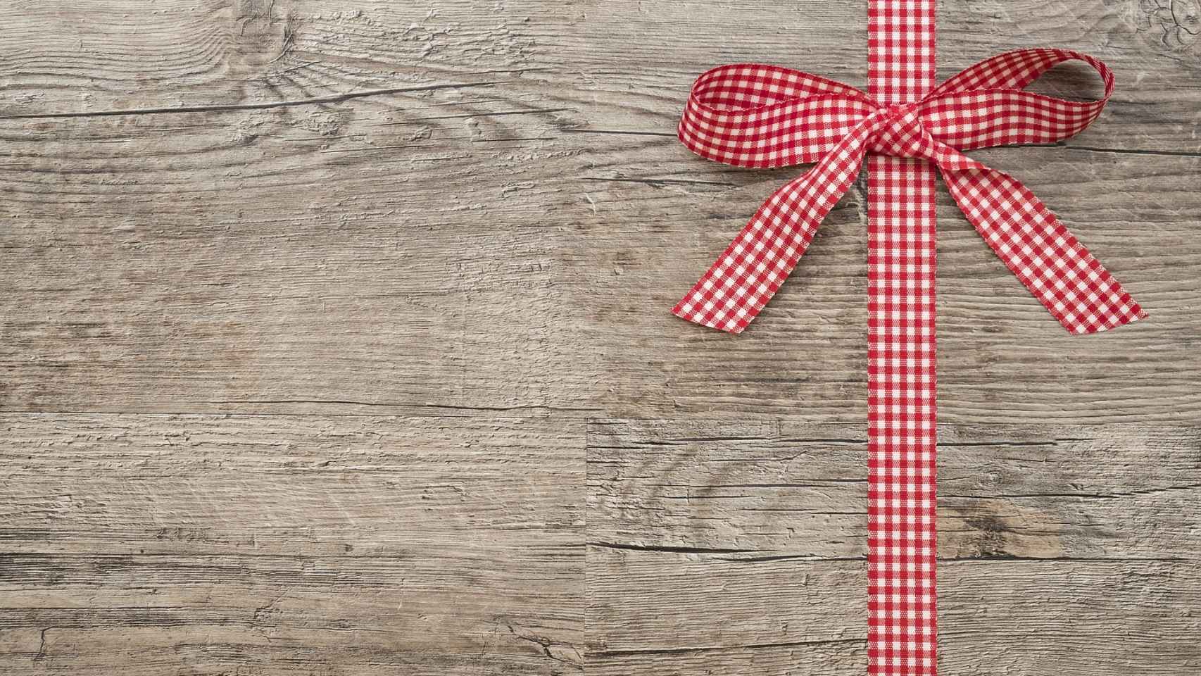 Cómo hacer un lazo o moño de regalo 