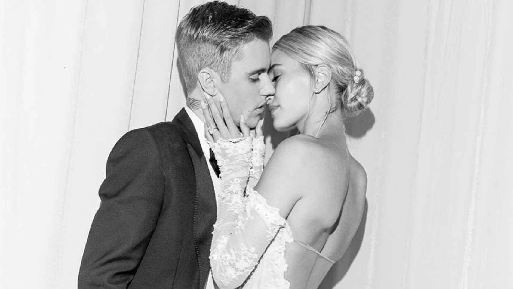 Justin y Hailey Bieber el día de su boda religiosa.