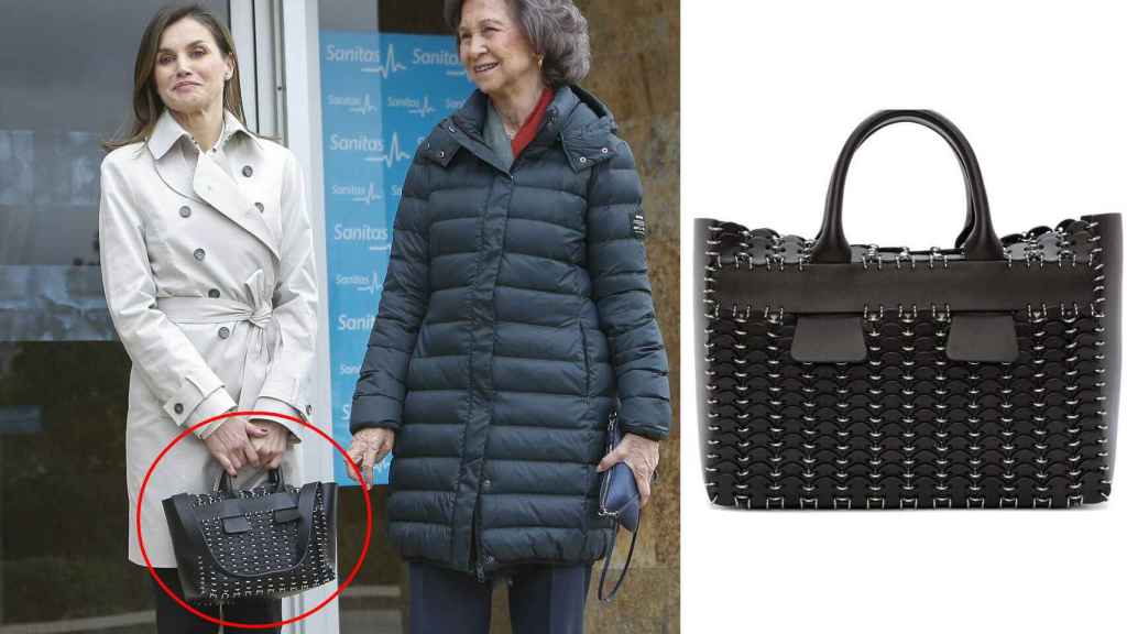 La reina Sofía y la reina Letizia con bolso de Paco Rabanne.