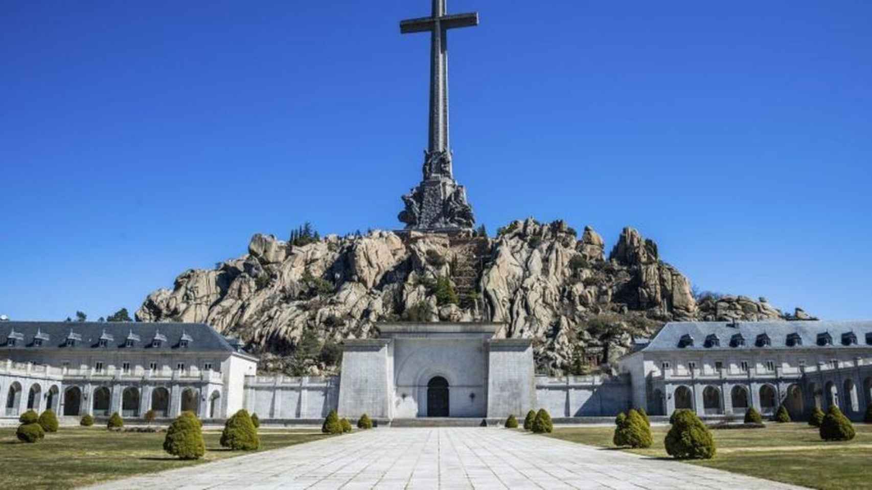 Imagen de la gran cruz que preside el Valle de los Caídos.