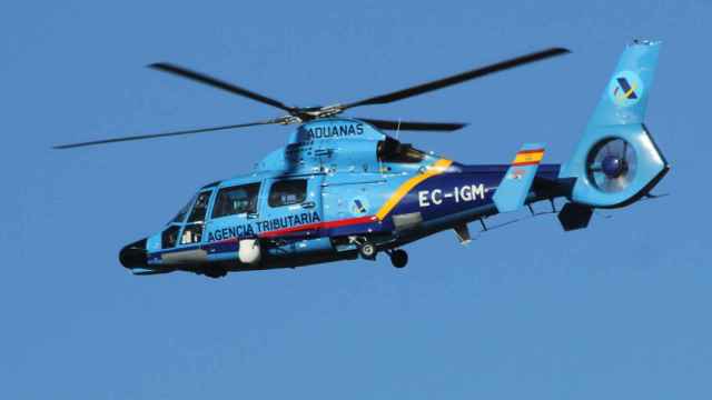 Helicóptero AS-365 Dauphin de la Agencia Tributaria.