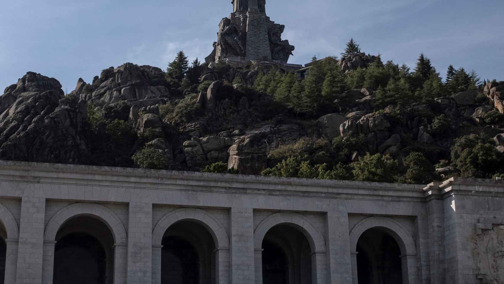 El Valle de los Caídos, cerrado por exhumación: las fotos de las últimas horas