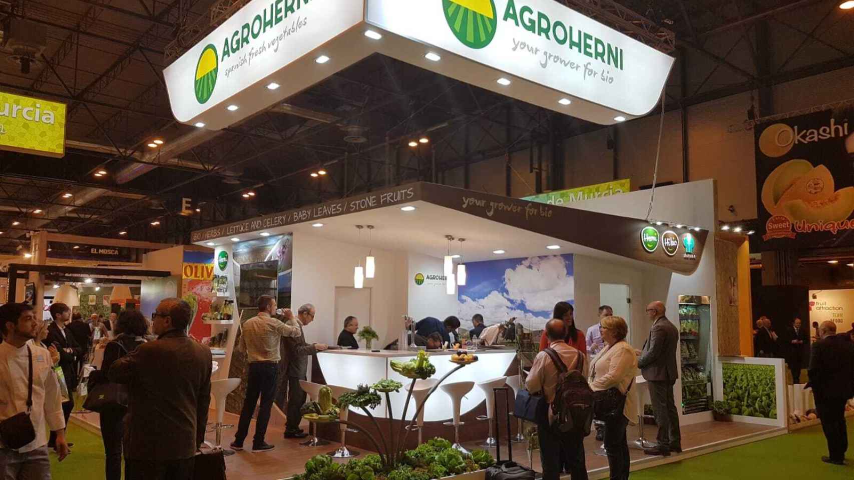 Expositor con el que Agroherni acudió a la prestigiosa feria europea del sector agroalimentario denominada Fuit Logística.