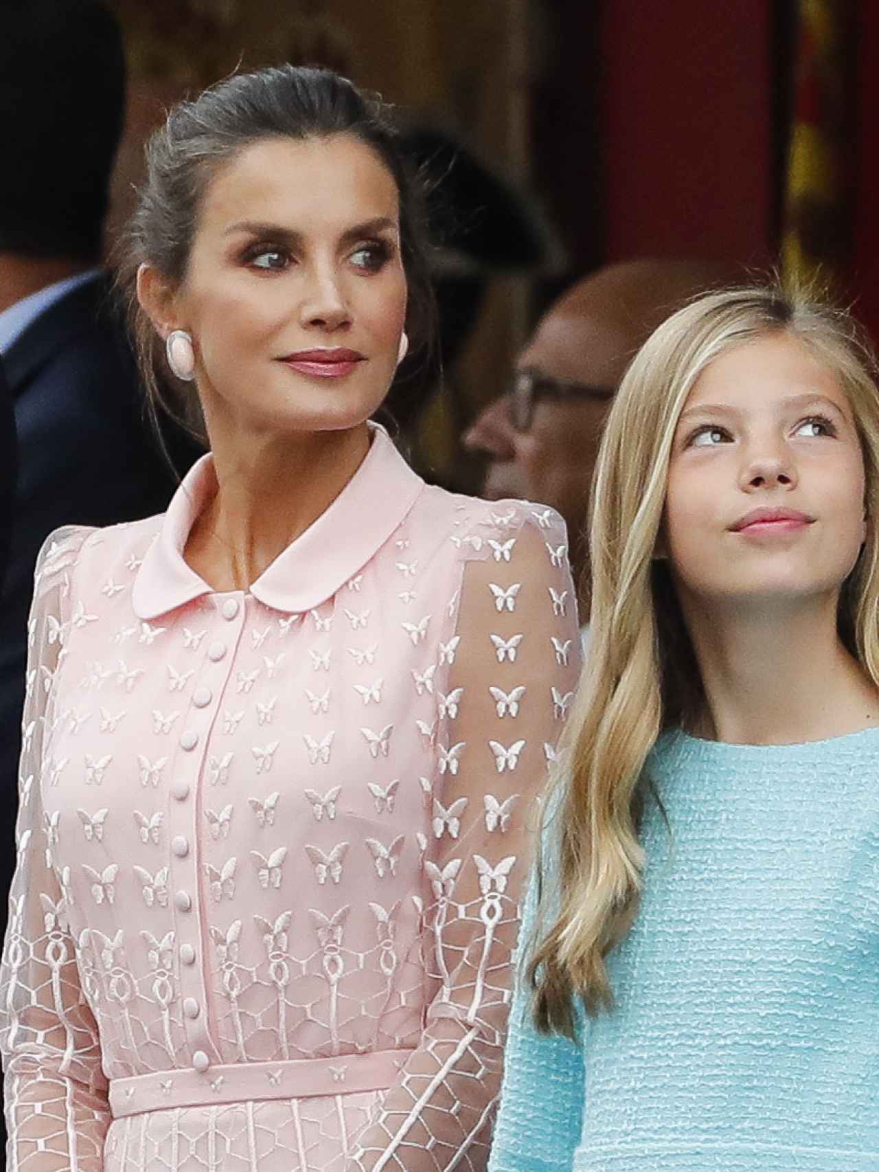 Varela ha confeccionado un vestido de cuello bebé y rosa empolvado para la reina de España.