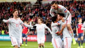 La Selección celebra el gol de Saúl contra Noruega