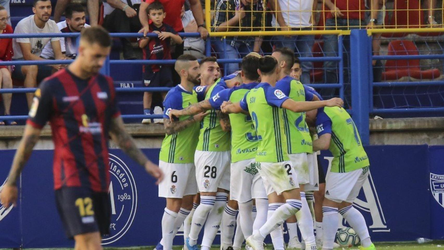 La Ponferradina celebra su gol contra el Extremadura