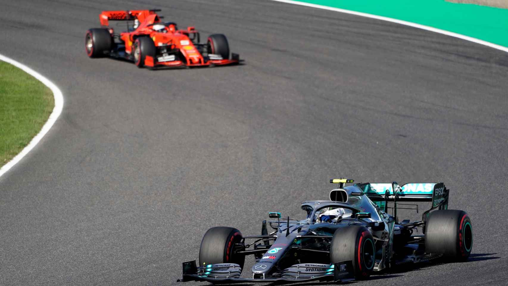 Bottas y Vettel en el GP de Japón.
