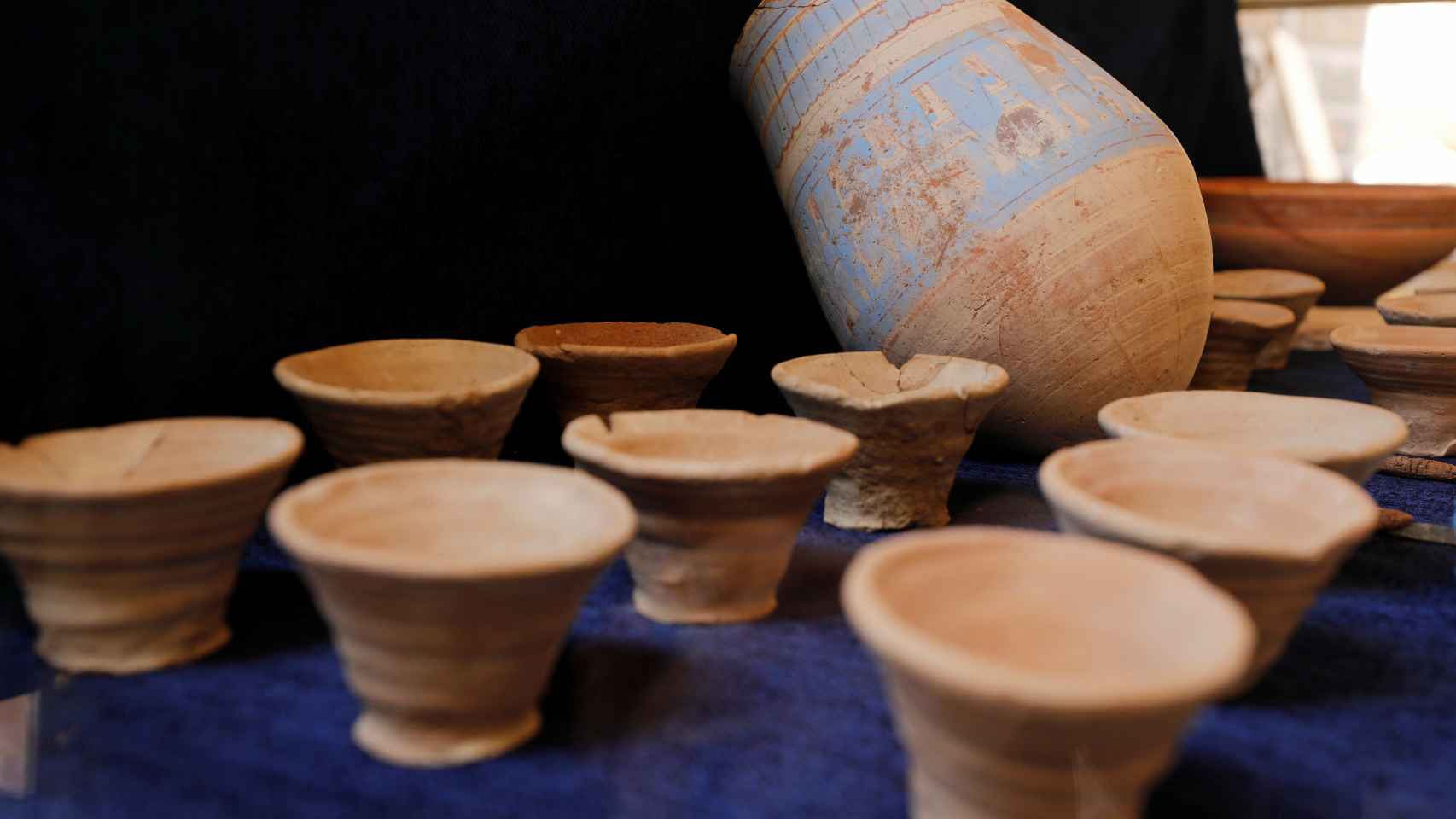Elementos de cerámica hallados en la nueva zona descubierta.
