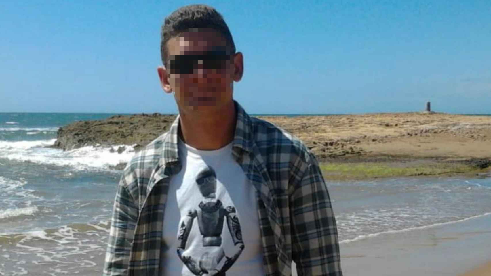 Antonio, el hijo de los ancianos asesinados en Murcia que mataba gatos, en paradero desconocido