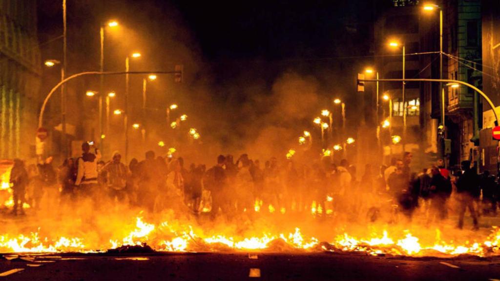 Imágenes de los actos violentos de este martes en Barcelona
