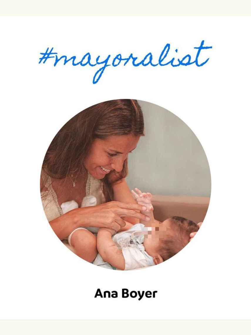 Mayoral cita a Ana Boyer en sus redes sociales con esta imagen acariciando a su hijo Miguel.