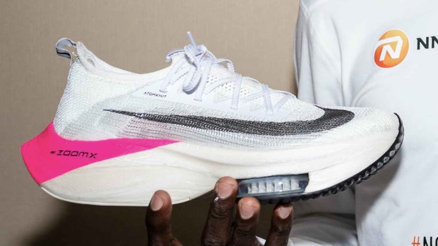eslogan Árbol genealógico mano Nike AlphaFly: Prohibidas las zapatillas con las que Eliud Kipchoge batió  su histórico récord en la maratón