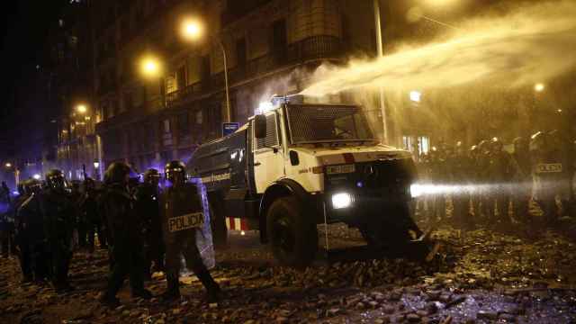En imágenes: los violentos roban el protagonismo a los manifestantes incendiando de nuevo Barcelona