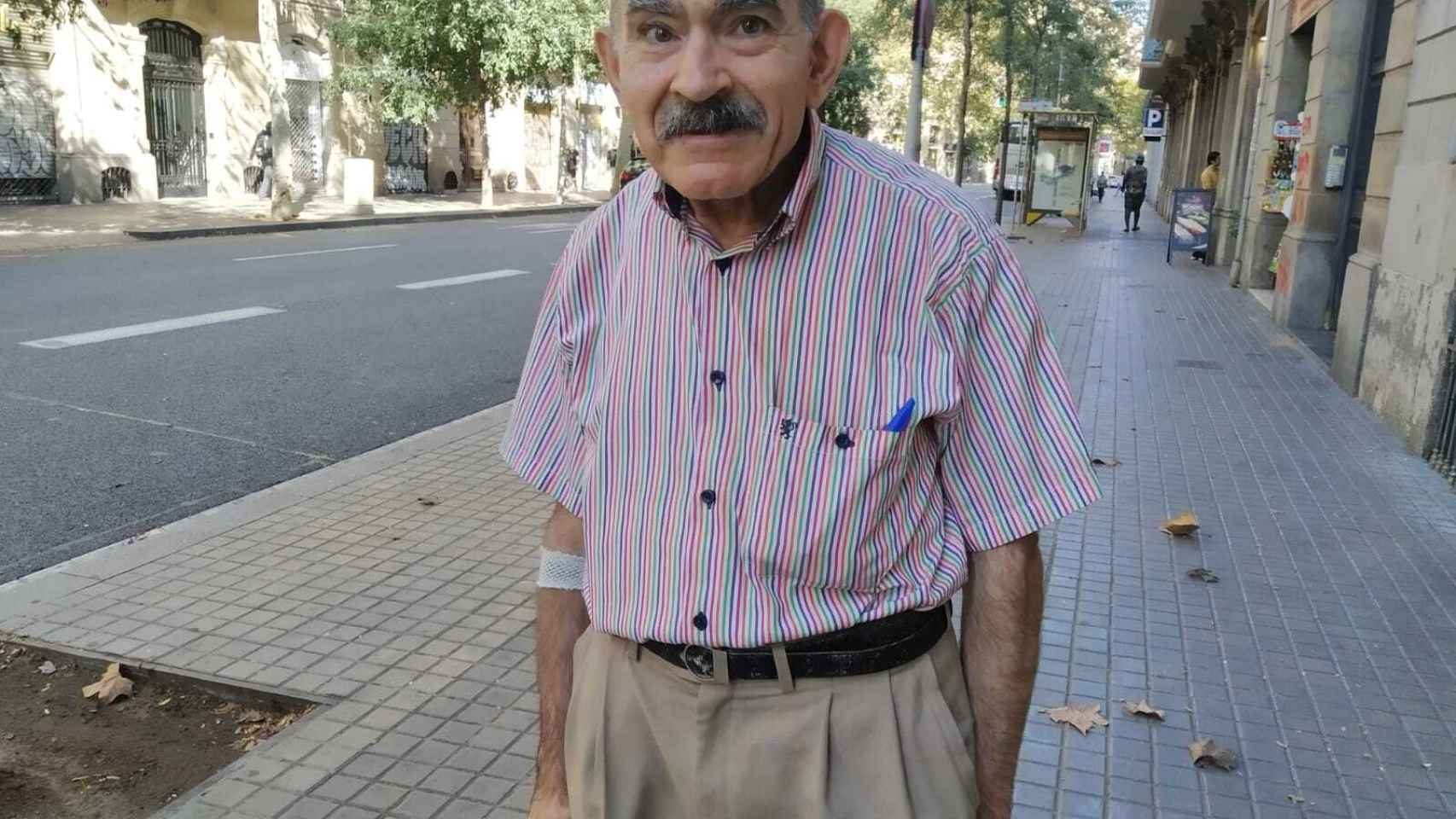 José Frías vive a 150 metros de la jefatura superior de la Policía Nacional en Barcelona.