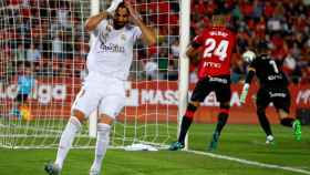 Karim Benzema se lamenta de una ocasión fallada ante el Mallorca