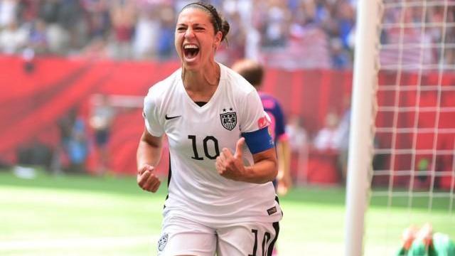 Carli Lloyd celebra un gol con la selección de fútbol femenino de Estados Unidos