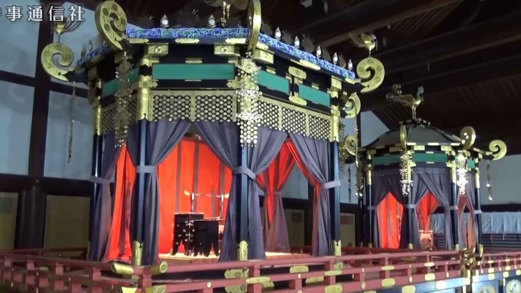 Imagen de los tronos 'Takamikura' que se utilizarán en la ceremonia.