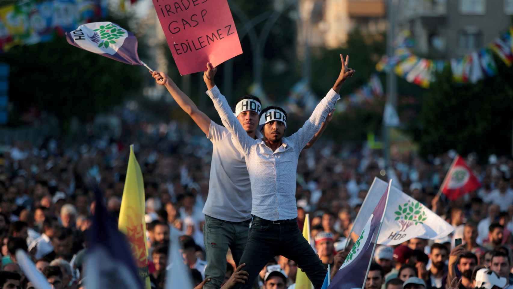 Manifestantes pro-kurdos en Turquía.