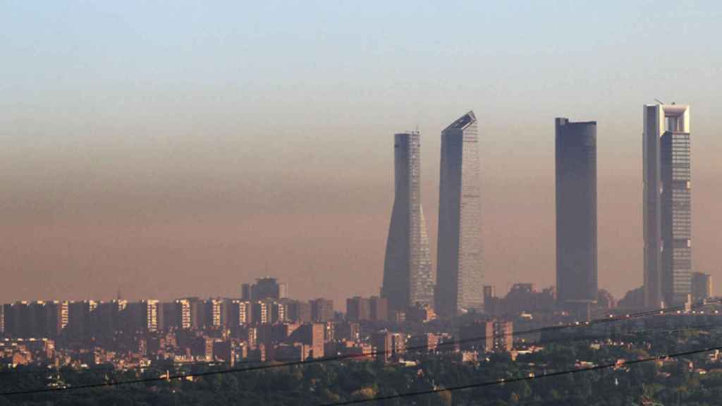 Una imagen de archivo muestra la contaminación en Madrid.