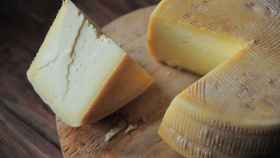Imagen de una porción de queso.