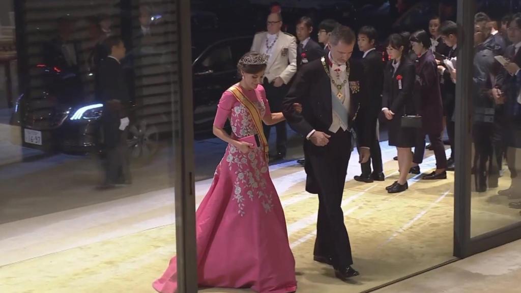 Los reyes de España, Felipe VI y Letizia, en el Palacio Imperial de Tokio.