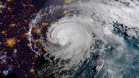 El huracán Florence, en una imagen de la NOAA. El cambio climático incentiva los fenómenos extremos.