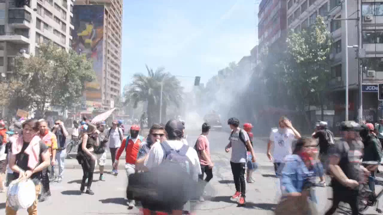 Chilenos Vuelven A Las Calles Para Protestar Por Quinto Día Consecutivo