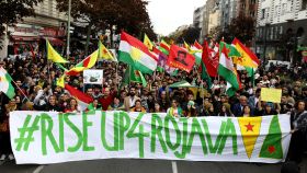Manifestación en Berlín en solidaridad con Rojava, el Kurdistán sirio.