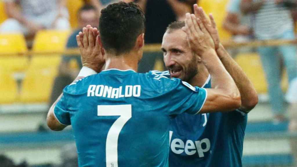 Cristiano Ronaldo y Chiellini  celebran un gol