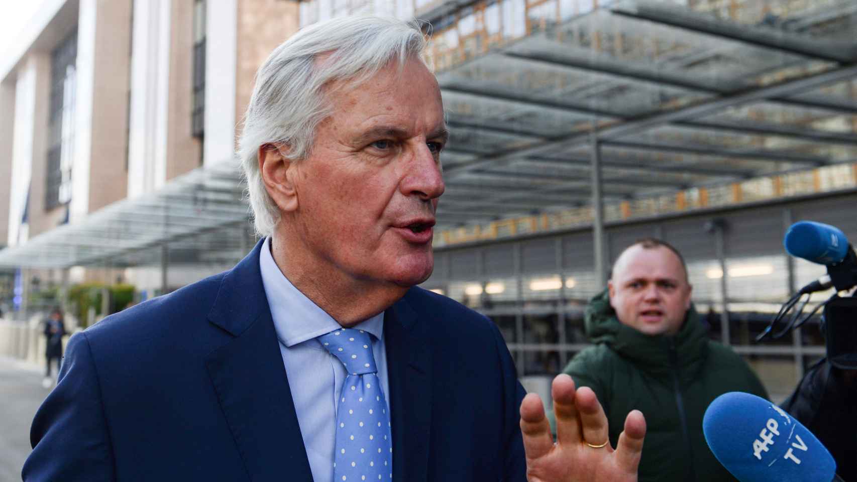 El negociador de la UE, Michel Barnier, habla con la prensa tras la reunión de este viernes