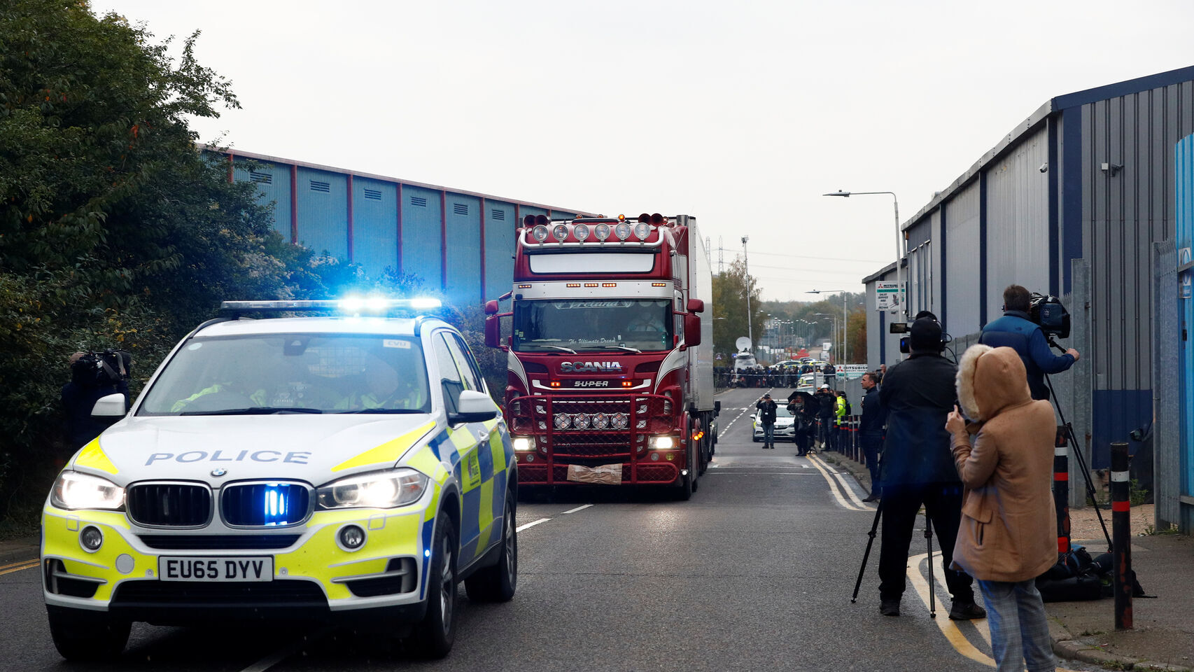 La Policía británica registra dos viviendas tras el hallazgo de 39 cadáveres en un camión