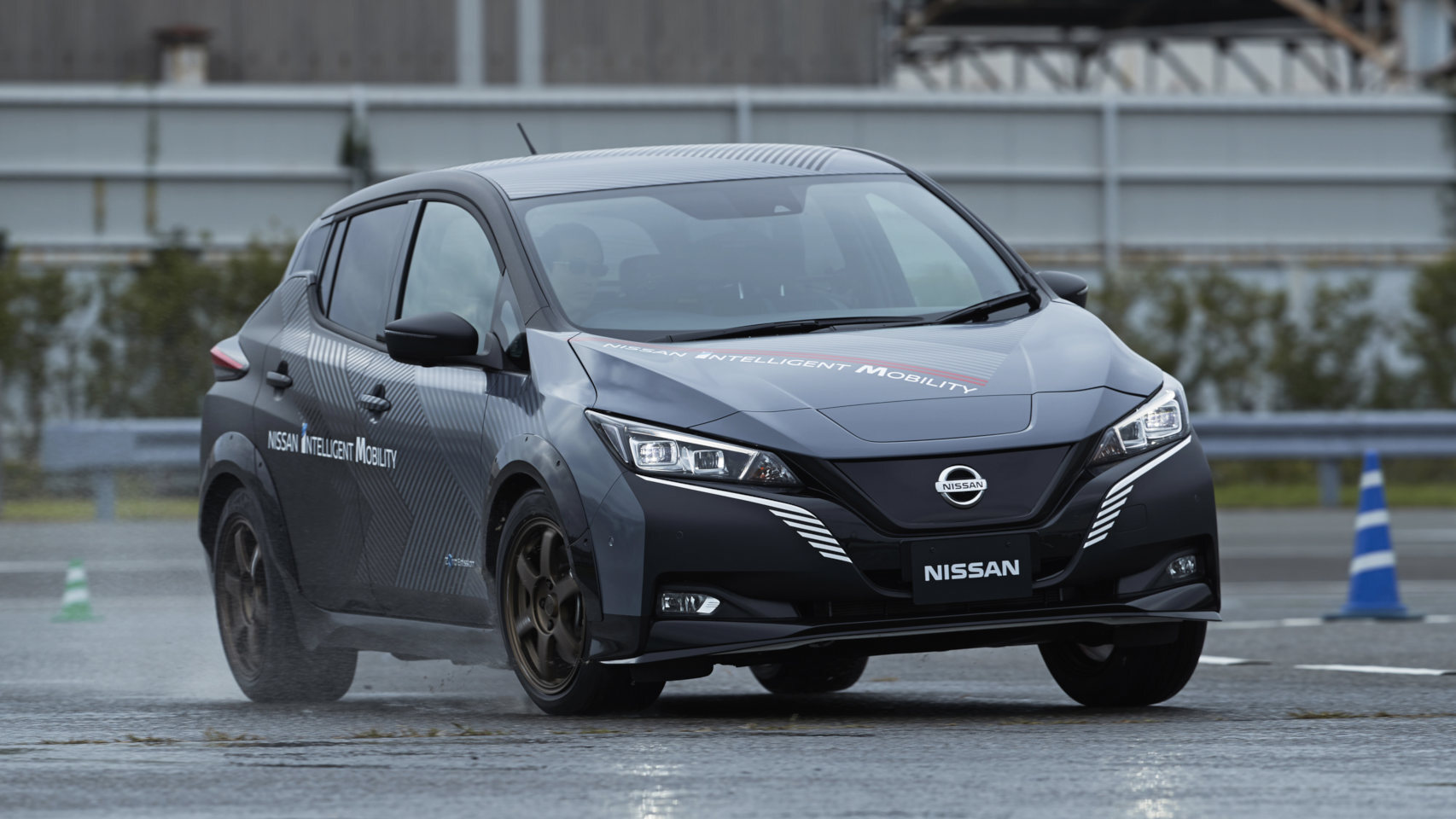 El nuevo Nissan Leaf de 300 CV es el compacto deportivo eléctrico que buscamos