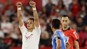 Chicharito Hernández celebra su gol con el Sevilla al Getafe