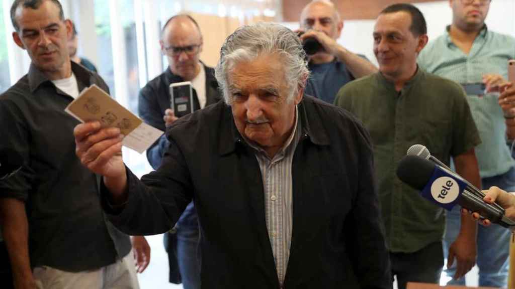 José Mujica vuelve al Senado uruguayo como el más votado del Frente Amplio.