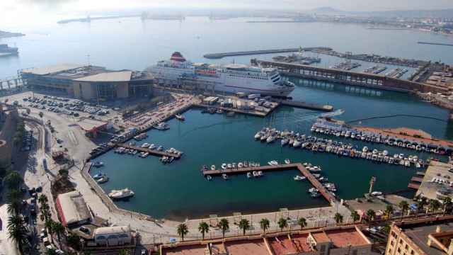 Las tres mujeres han sido detenidas en el puerto de Melilla cuando quería tomar un ferry a Almería.