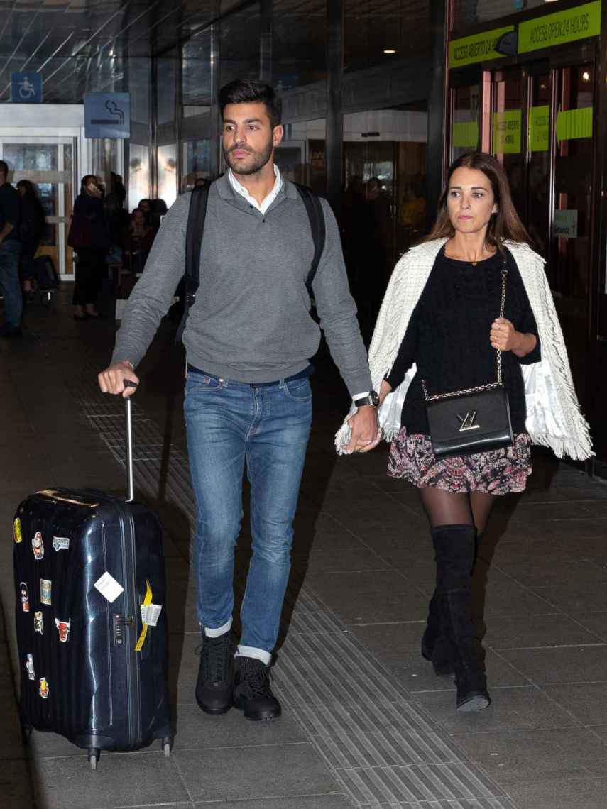 Miguel Torres y Paula Echevarría recién llegados de Italia.