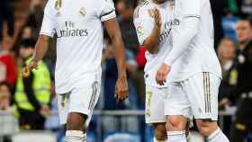 Jovic celebra su gol ante el Leganés junto a Rodrygo y Hazard