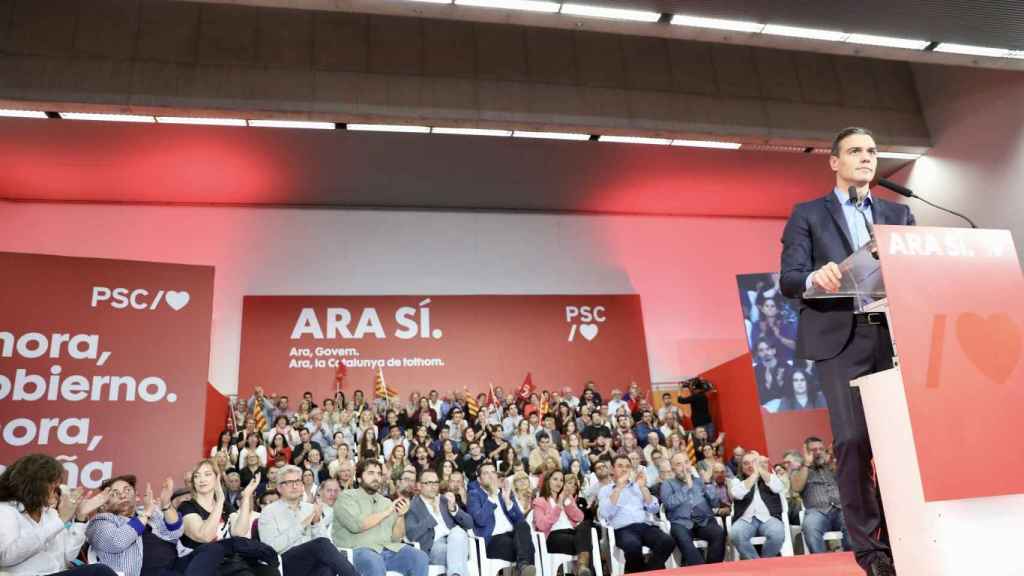 Pedro Sánchez, candidato del PSOE, en un mitin este miércoles en Viladecans (Barcelona).