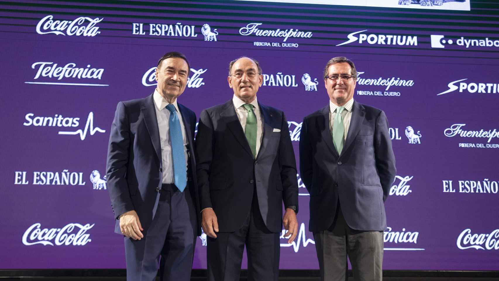 Pedro J. Ramírez, director de EL ESPAÑOL junto a Ignacio S. Galán, presidente de Iberdrola y Antonio Garamendi, presidente de CEOE.